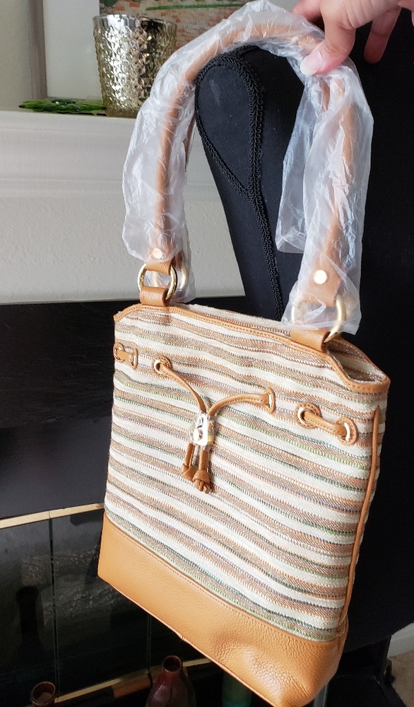 Bodhi Drawstring Handbag - Picture 3 of 7